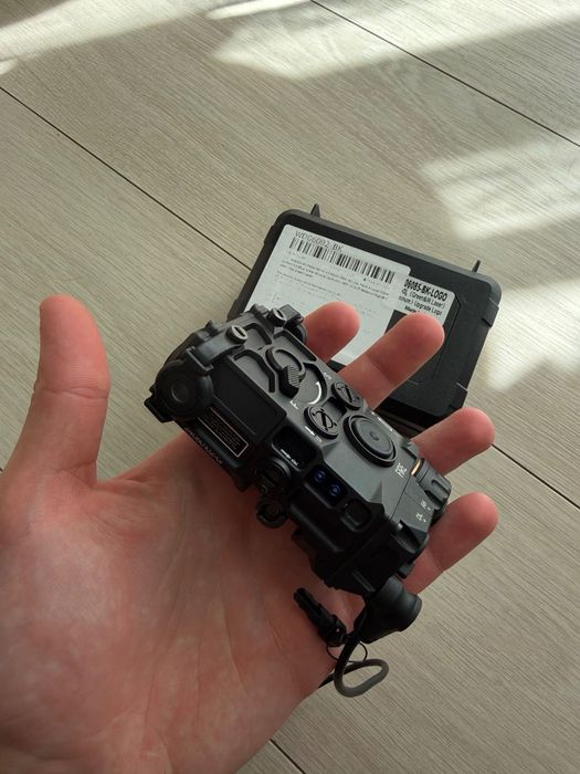 Продавам wadsn лцу лазер(eotech ogl) реплика