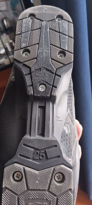 Продавам ски обувки Atomic номер 39.5, 42 и 43