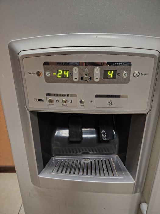 Хладилник Whirlpool тип американски
