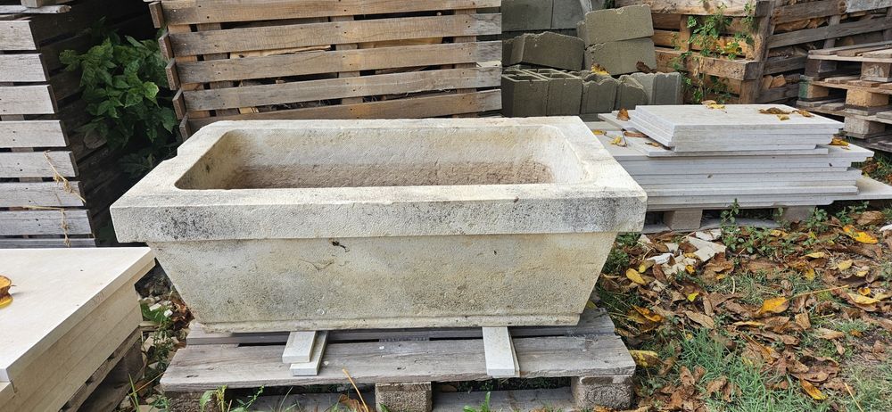 Каменно корито за чешма