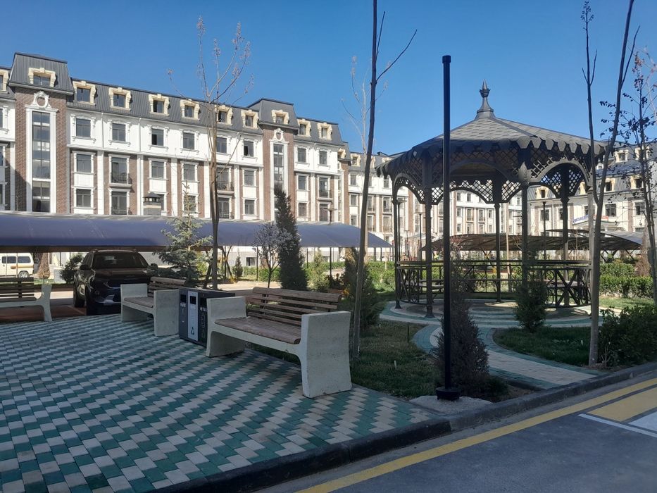 Сотилади. Каропка 2х комнатная квартира на 2-этаже