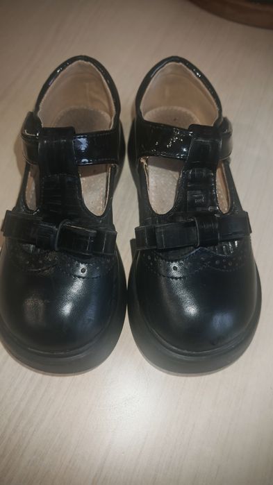 Туфли на девочку 28 р