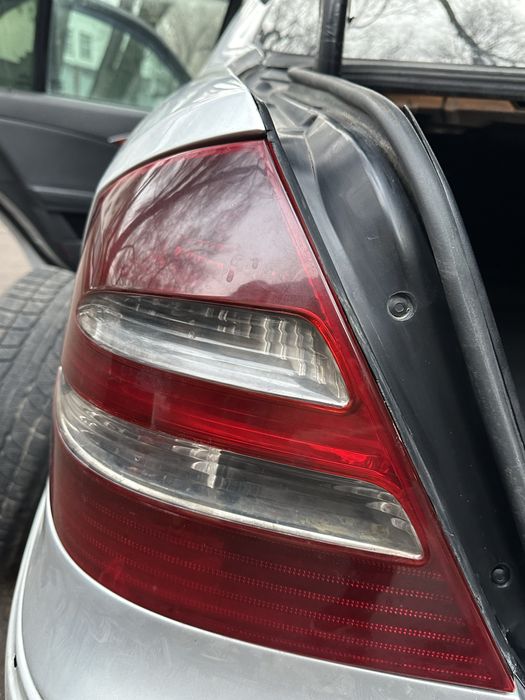 Задние стопы 211 мерседес