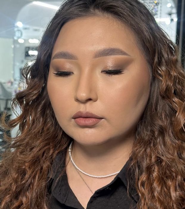 Макияж, маникюр, брови