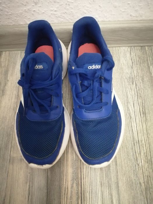 Маратонки адидас