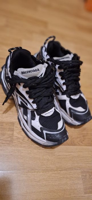Balenciaga runner