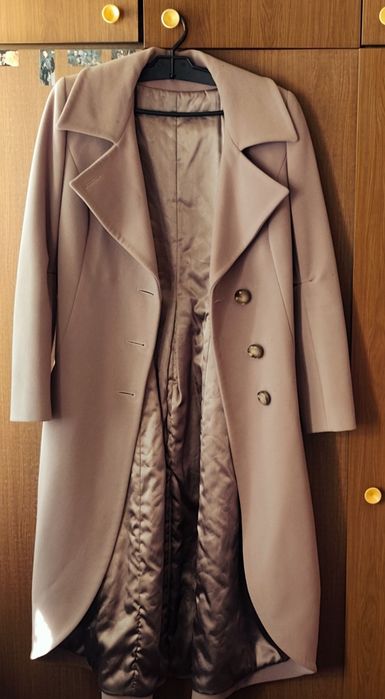 Продается женское пальто