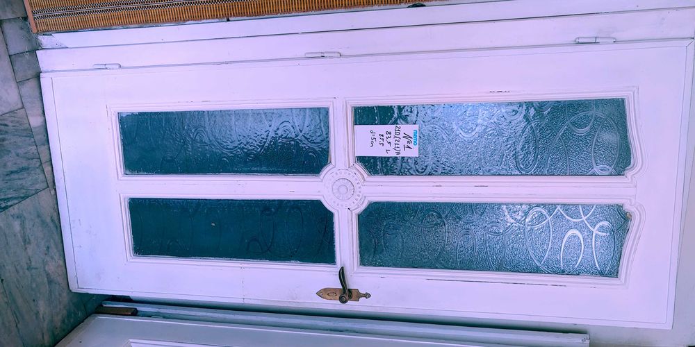 Продавам интериорни масивни врати (дъб) с каси от хотел Шератон/Балкан