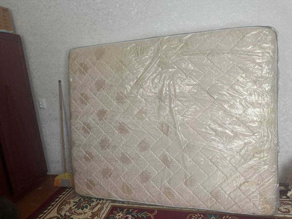 Матрас в отличном состоянии