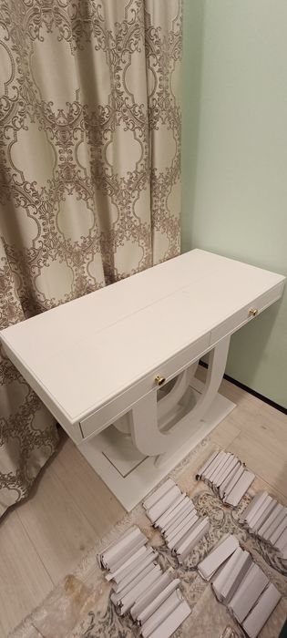 Продам серванты, стол-трансформер, матрас