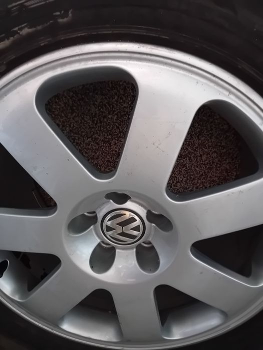 оригинални  алуминиеви джанти с гуми. 18 цола за ауди и vw.