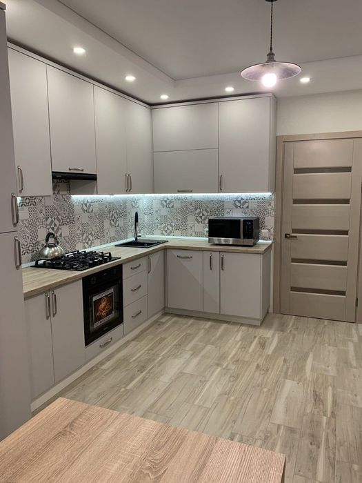 Кухня на заказ, шкафы-купе, гардеробные, детская и офисная мебель.