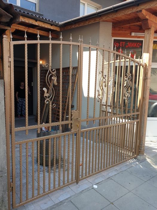 Порти,огради и парапети от ковано желязо,и всякакви метални изделия