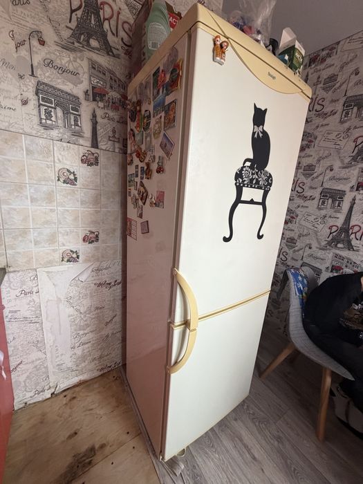 Продам холодильник