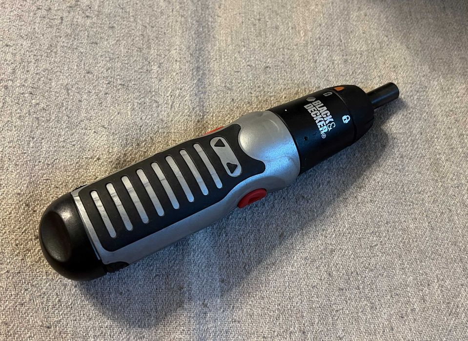 Surubelnita electrica Black&Decker KC9069, 6V, functionala pe baterii