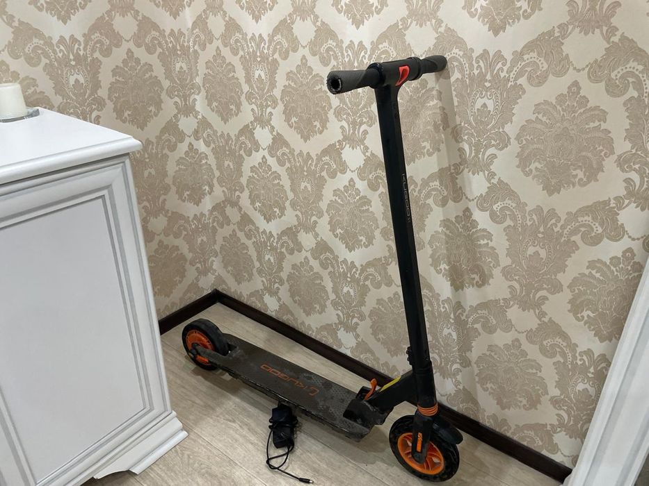 Продаю электросамокат Kugoo s1