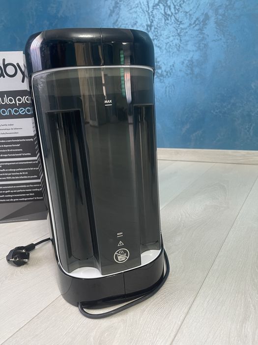 Baby Brezza formula Pro Advanced white
