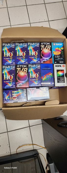 Casete video înregistrate cu filme în limba germană 240 minute 130 buc