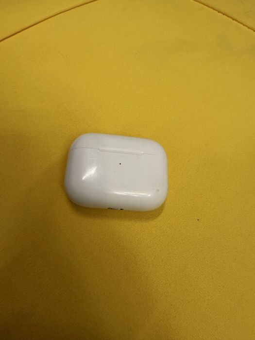 AirPods Pro 2 (один наушник и кейс)