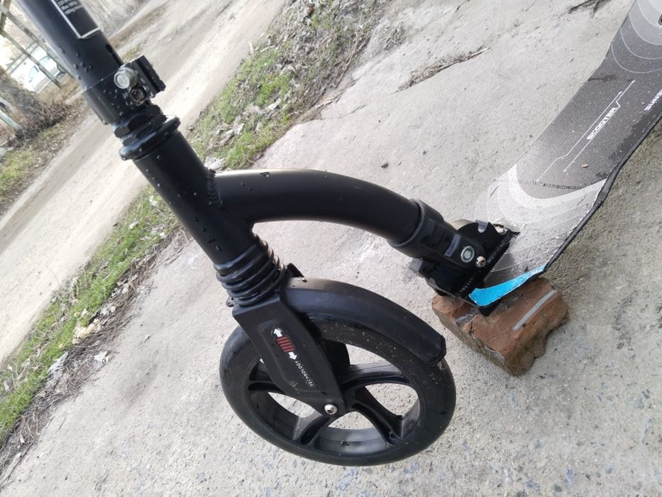 Самокат. В хорошем состояние