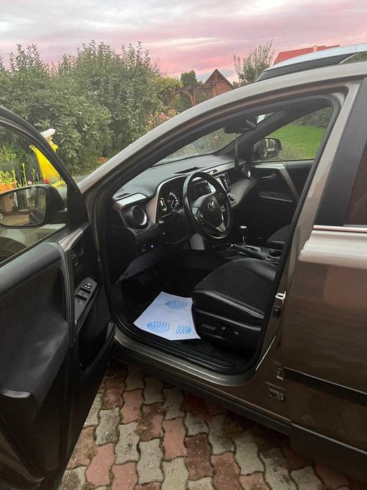 Vand Toyota RAV 4 Hybrid Executive 2018 km 62500 reali