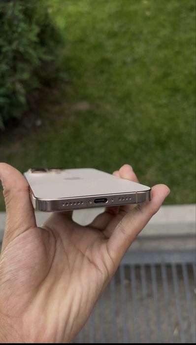 Iphone 16 pro max edial