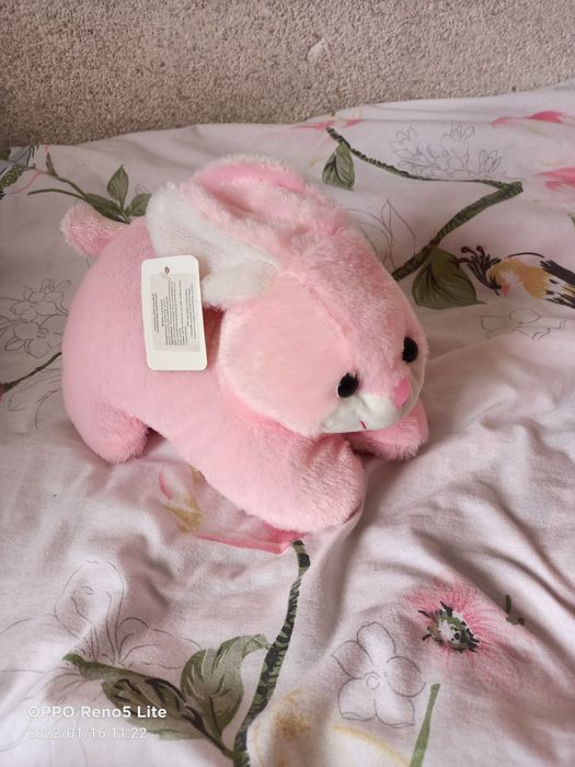 Yumshoq oʻyinchoqlar sotiladi. Ayiqcha 100 ming quyoncha 50 ming