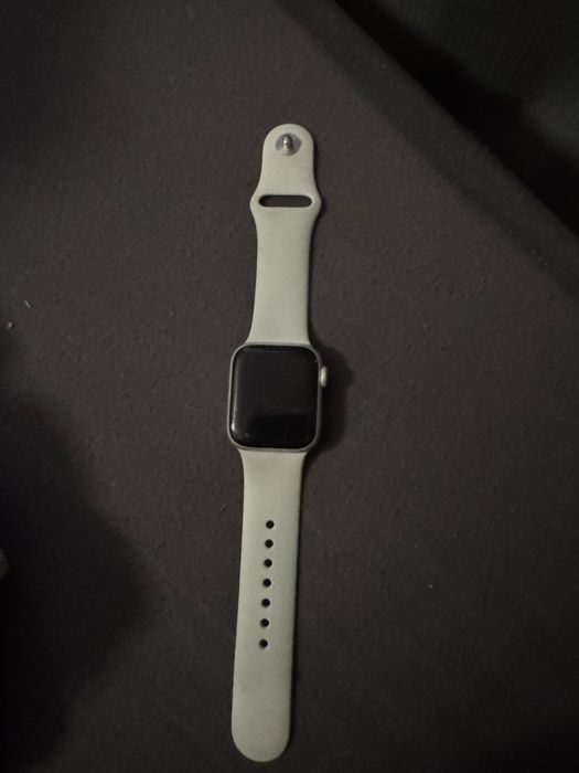 Apple Watch Series 6 (GPS + Cellular)