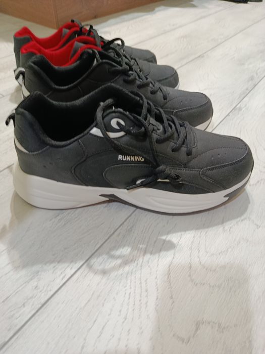 65 лева двата чифта!