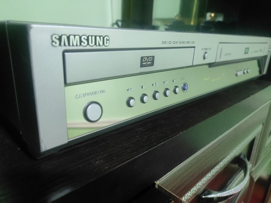 Samsung dvd & vhs player 6hd