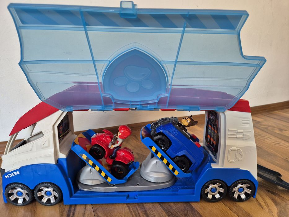 Комион на пес патрул