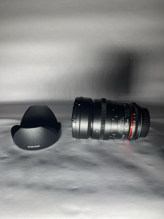 Obiectiv EF Samyang 35mm  VDSLR T 1.5 si Samyang 20mm F1.8