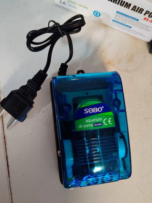 Pompa de aer cu doua iesiri/ silențioasă.