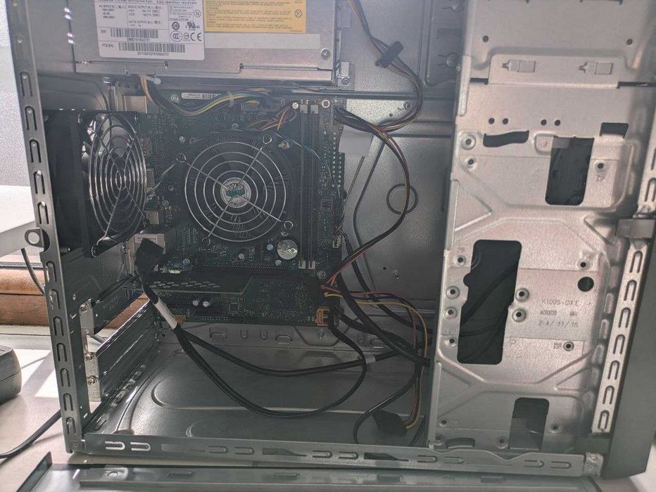 Настолен компютър Fujitsu i5 6600 / 8gb ram / SSD 240gb