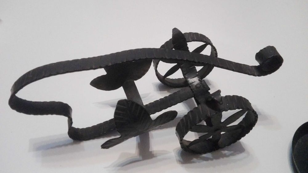 Свещници, поставка за вино- ковано желязо. Маслена картина, 54х 46 см.