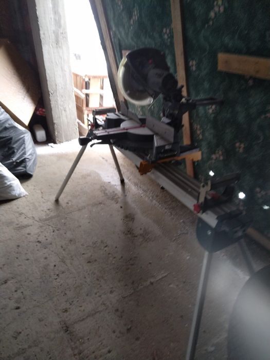 Fierastrau Bosch profesional cu masa GCM 10S