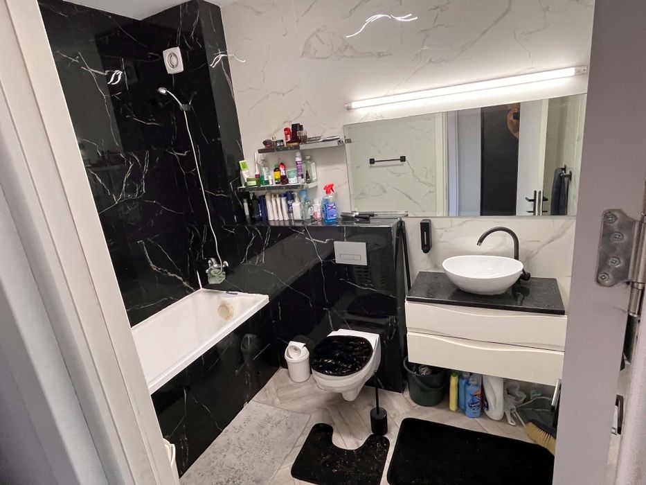 Vând apartament cu 3 camere