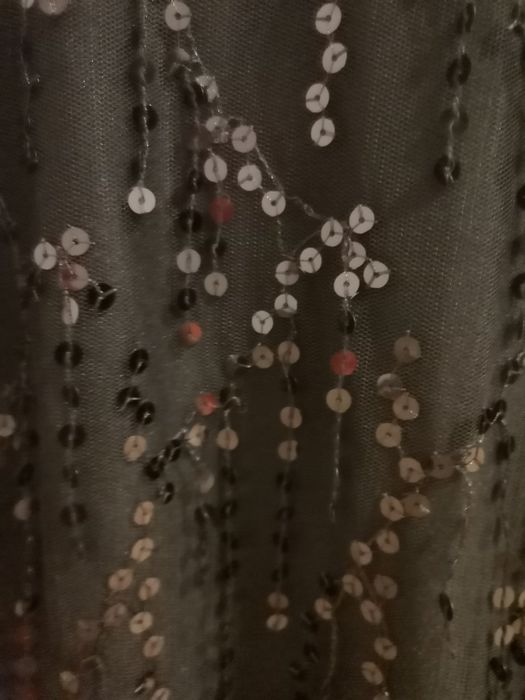 Черна рокля с пайети