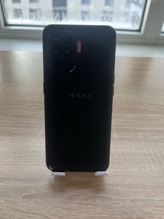 Смартфон Oppo Reno 5