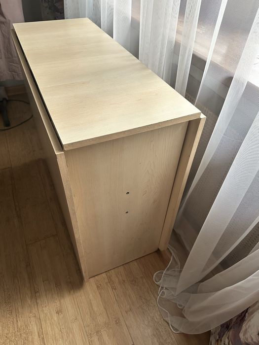 Продам стол книжку