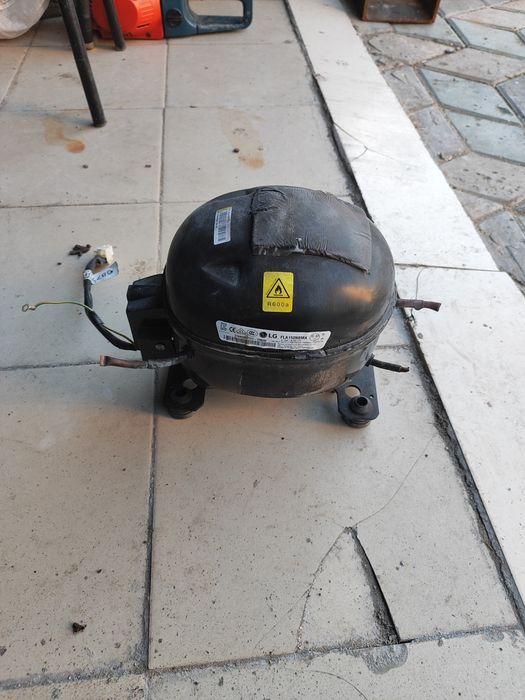 Продам компрессор холодильника