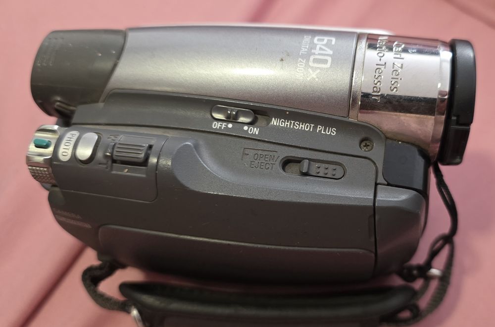 Camera video cu caseta miniDV, Sony DCR-HC23E + placa de captura