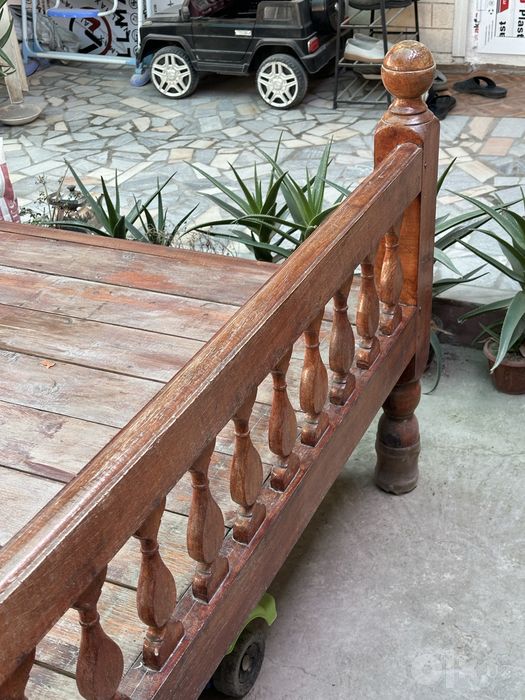 Tapchan krovat mustahkam xaqiqiy yong’oqdan yasalgan O’LCHAMI 2 ga 3