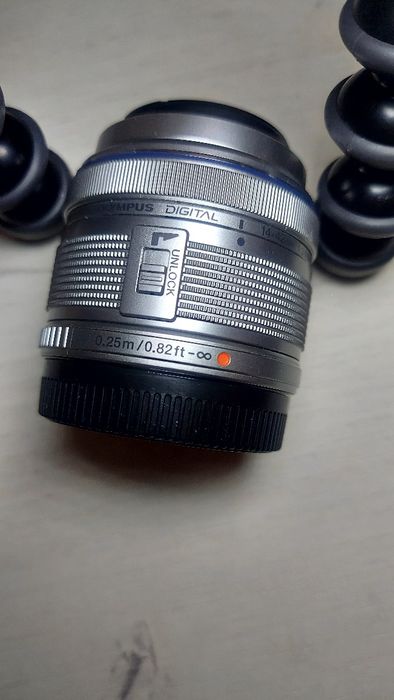 Olympus 14-42mm, Argintiu