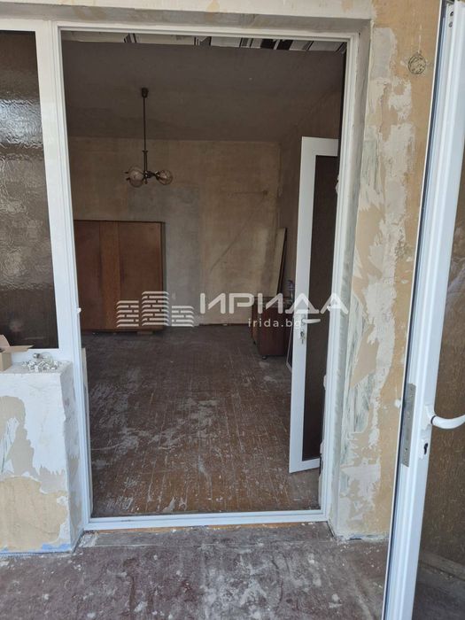 Двустаен апартамент в Топ Център