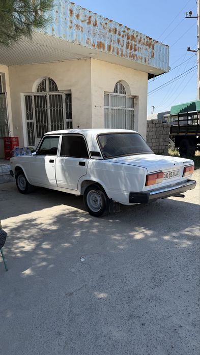 Lada vaz 2107 yili 2000