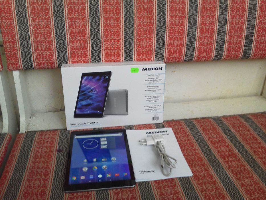 Tableta MEDION-P-9702-9,7 INCI(24,6Cm).
