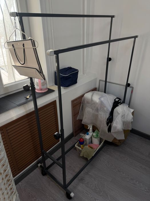 Рейл, вешалка серая