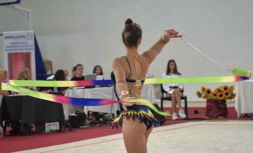 Трико за художествена гимнастика