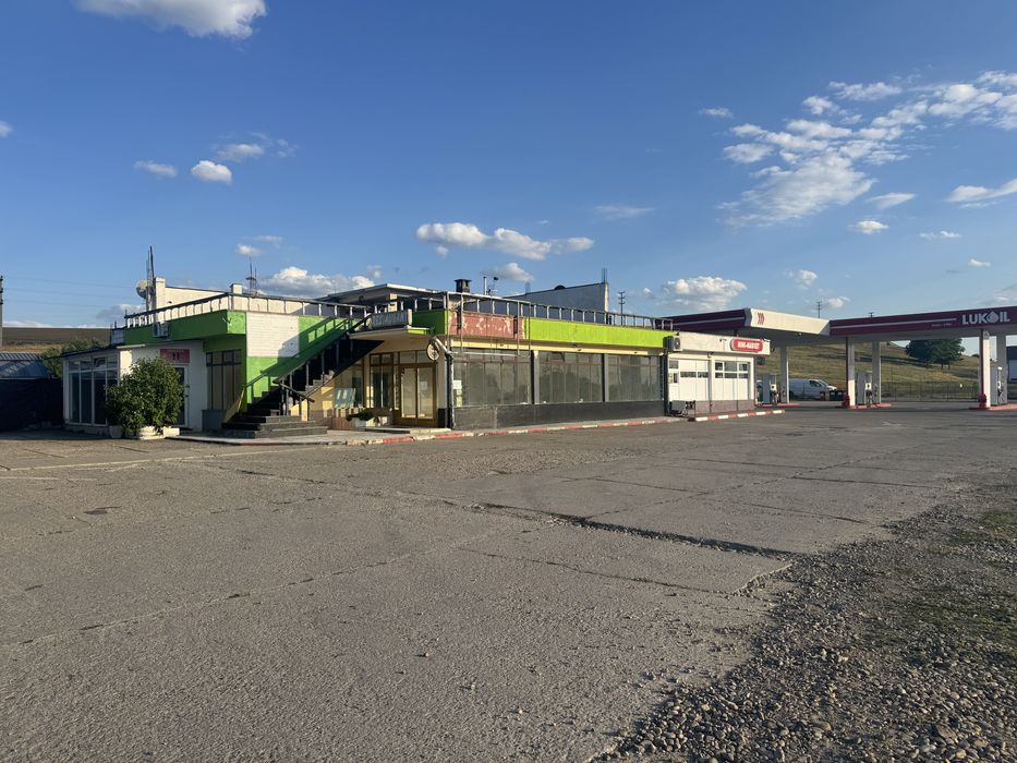 Închiriez spațiu comercial / depozitare – 430 mp + platformă betonată